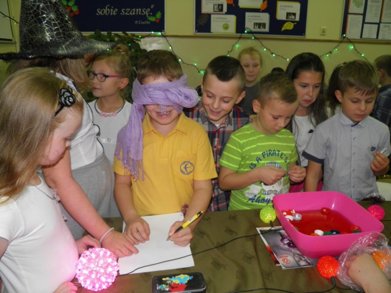 Zabawa andrzejkowo - integracyjna SP